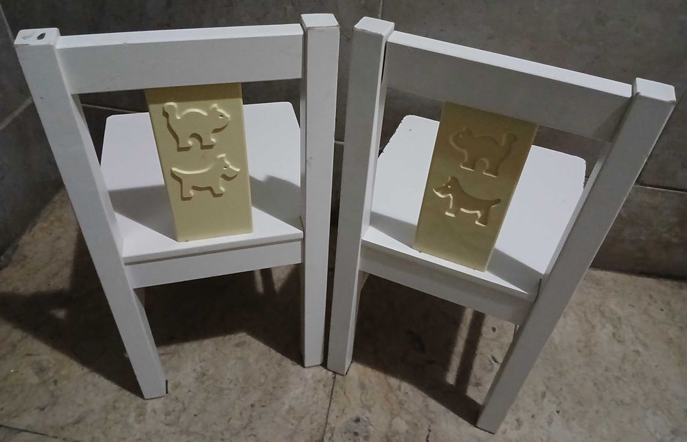 Par de cadeirinhas Ikea Kritter (mobiliário infantil)