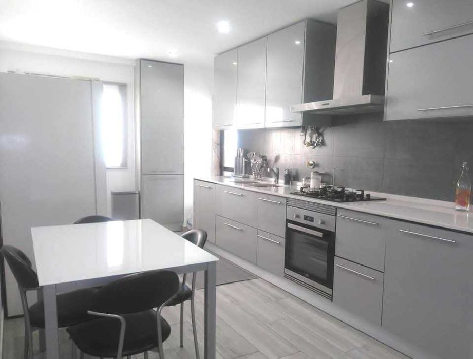 Mesa cozinha e 4 cadeiras