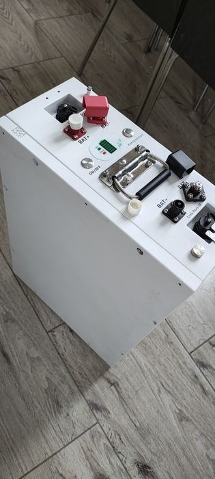 Magazyn energii 5 KW - obudowa.