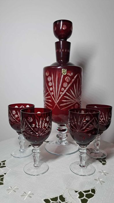 Rubinowa Kryształowa Karafka  plus  4 kieliszki