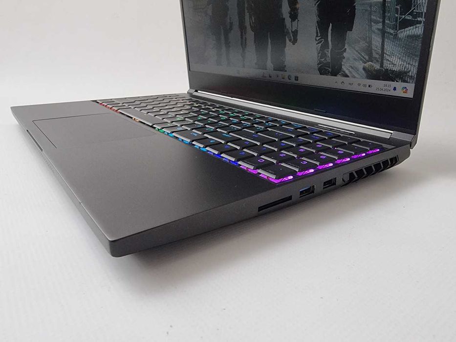 Ігровий ноутбук Eluktronics 15 R7 5800H/RTX 3080 16GB/RAM 16GB/SSD 512GB/QHD 165Hz