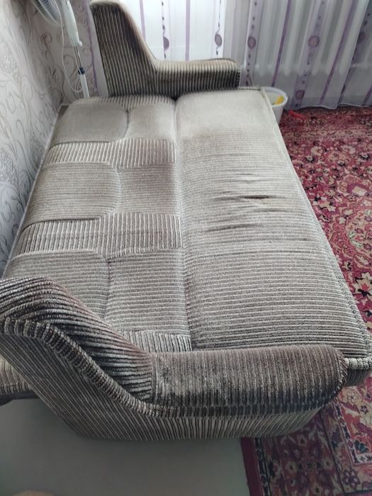 Диван в хорошем состоянии,даром.