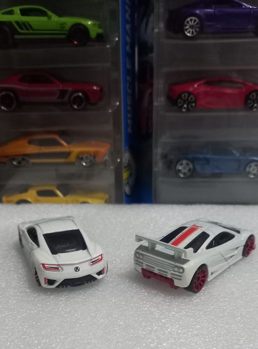 Conjunto 2 hot wheels Acura & mclaren
