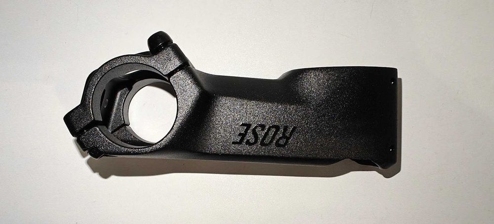 Mostek ROSE Square 90 mm – Wewnętrzne Prowadzenie Linek | Nowy