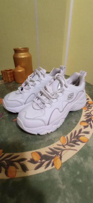 Оригінальні жіночі кросівки Skechers