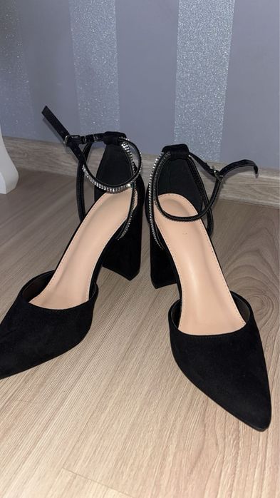 Buty na obcasie