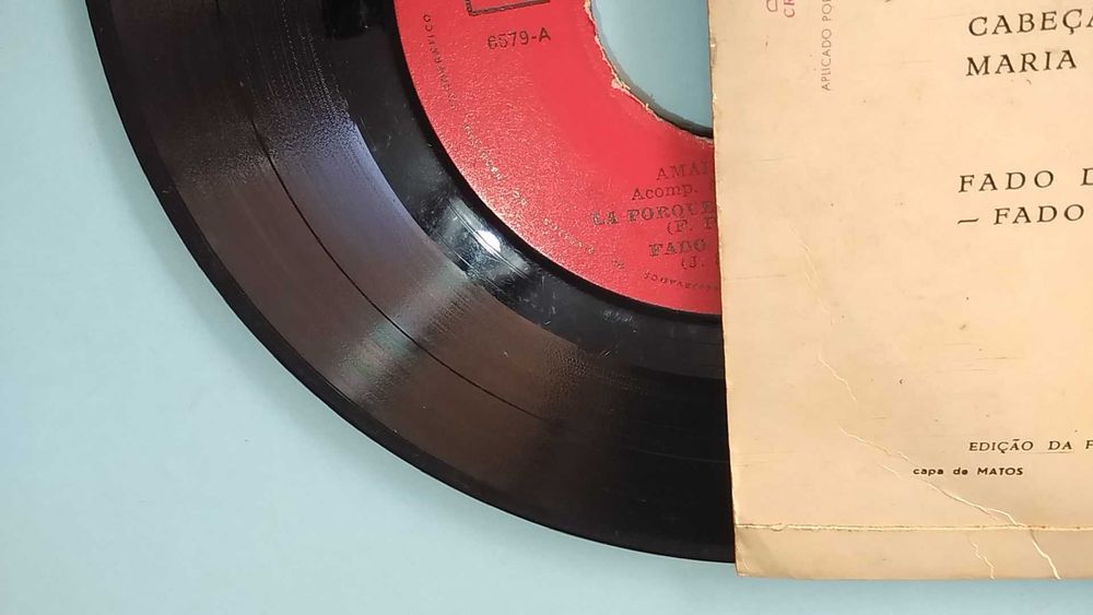 3 singles Amália Rodrigues e Tony de Matos por 10EUR todos.