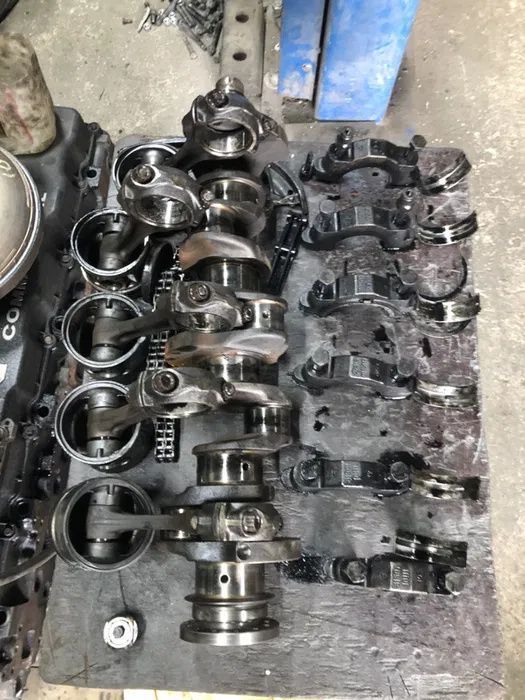 Wał korbowy tłoki korbowody mercedes w123 g-klasa w460 3.0d