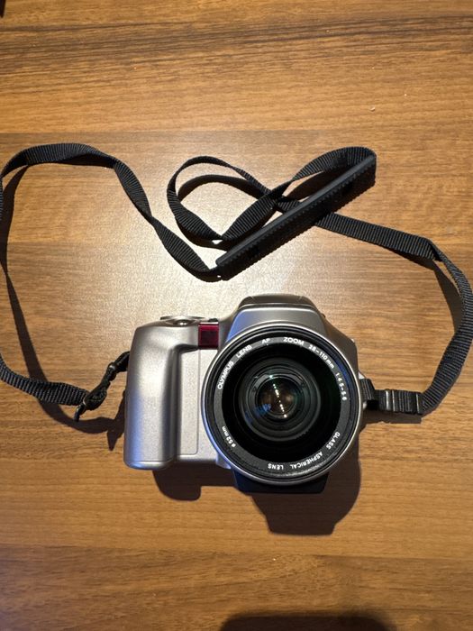 Aparat analogowy Olympus IS-21