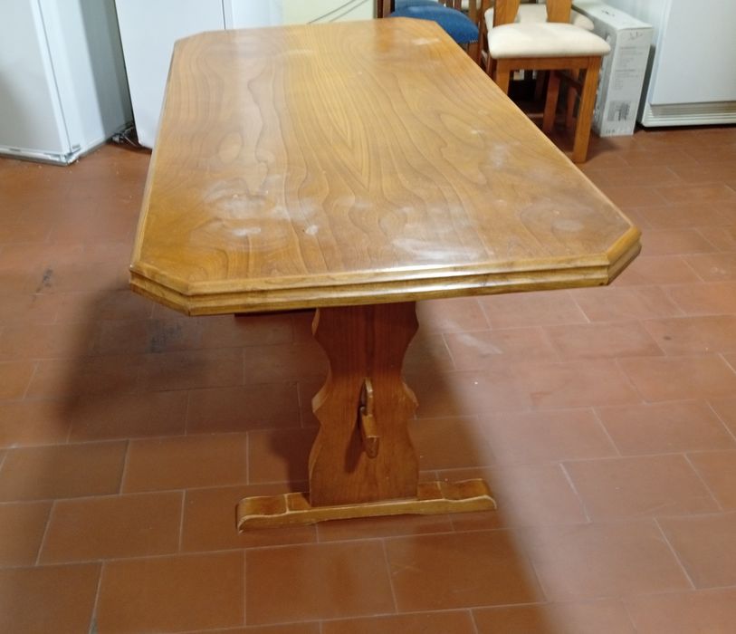 Mesa em madeira (medidas na 1ª fotografia)