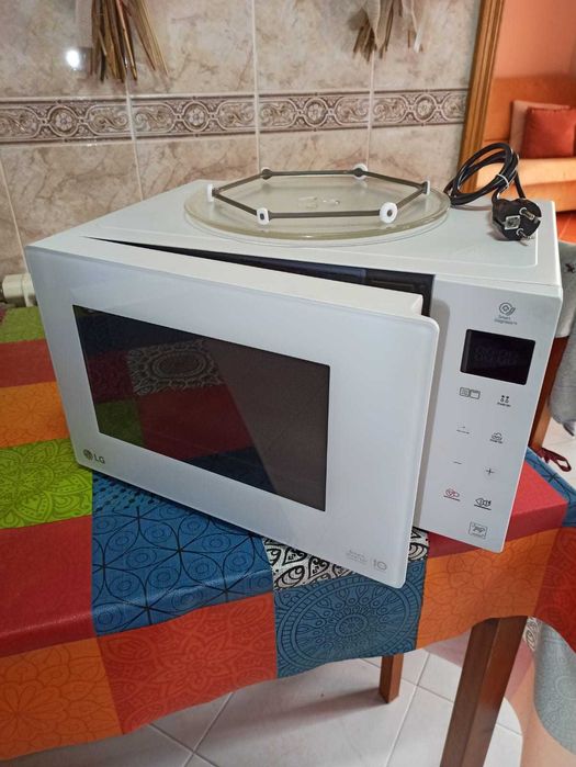 Microondas LG Smart NeoChef