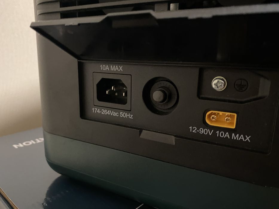 Зарядна станція 1024 Wh Вт Год LiFePo4 1200 W Peak 1800 W