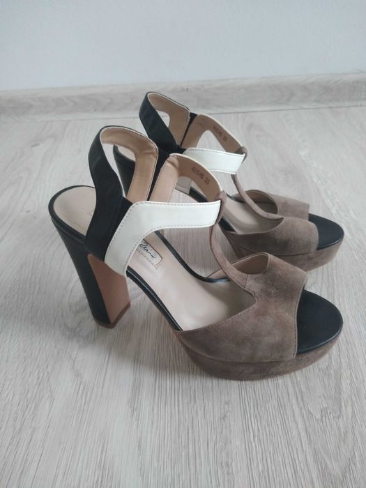 Sandały na platformie Luciano Barachini r.38