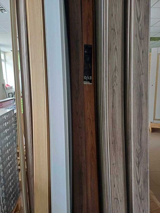 Listwa przypodłogowa PCV różne kolory 7,5cm wys.