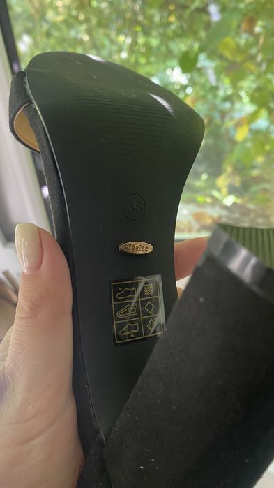 Босоніжки натуральна замша,38 розмір