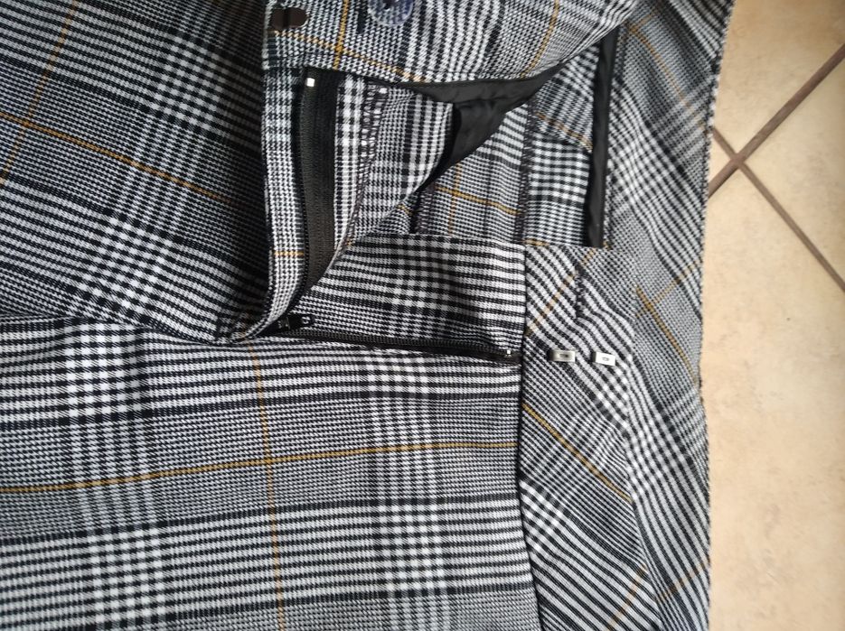 Spodnie w kratkę Esmara szare r.38