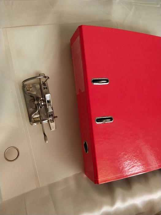 Lote de Materiais de Escritório / Escola • Dossiers / Papel / Etc.