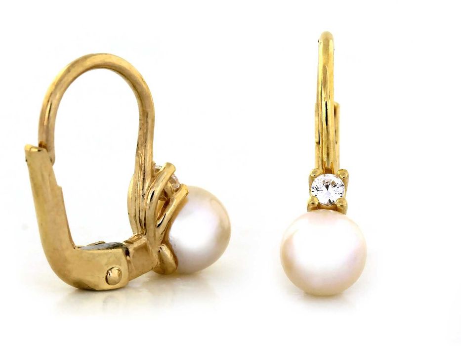 Złote kolczyki z perłą pr585