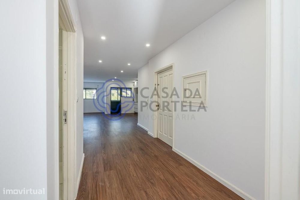 Apartamento T2 Renovado com Box | Vilar de Andorinho