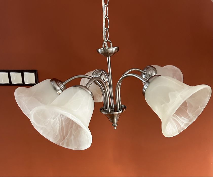 Lampa piecioramienna