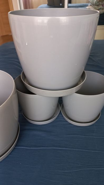 Doniczki plastikowe szare 4 sztuki