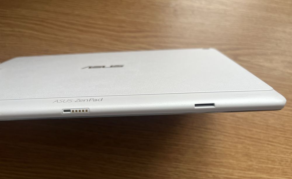 Продаю планшет Asus ZenPad P023