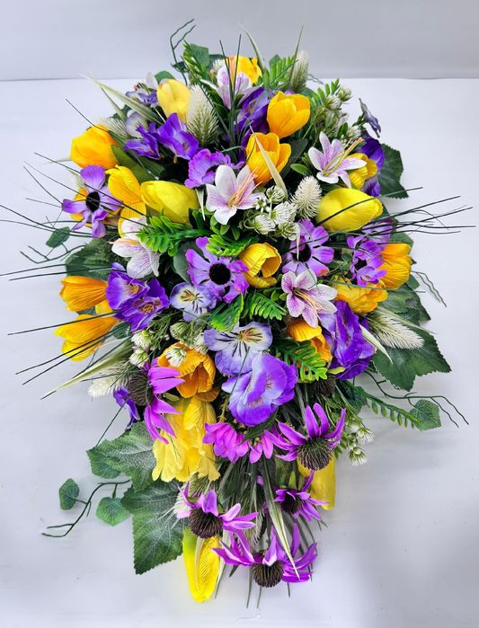 Stroik na grób wiosenna kompozycja na cmentarz