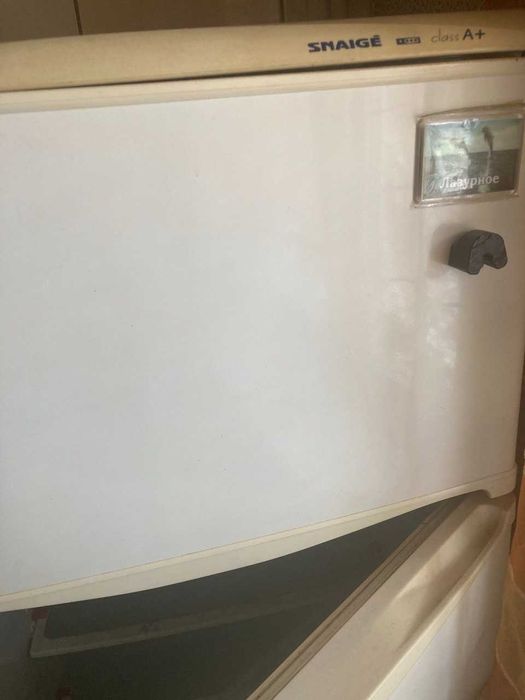 холодильник snaige 6000грн.