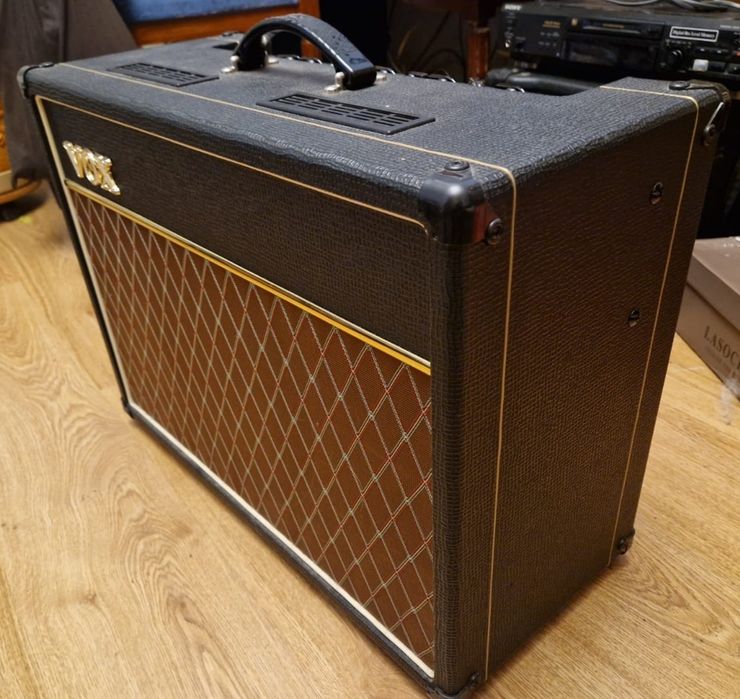 Vox AC15C1 + Vox VFS2A Przełącznik nożny