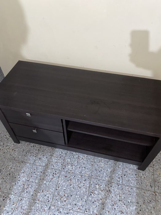 Mesinha de tv usada