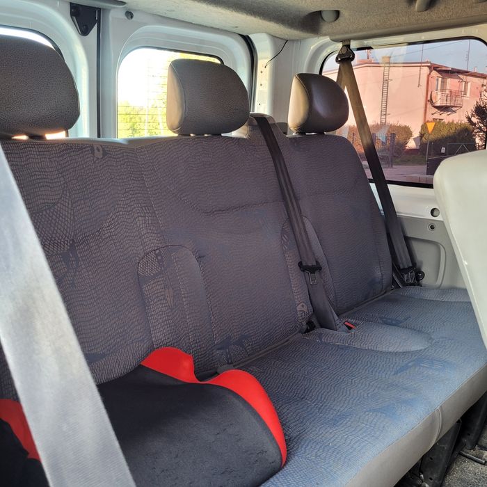 Renault trafic 9 miejsc