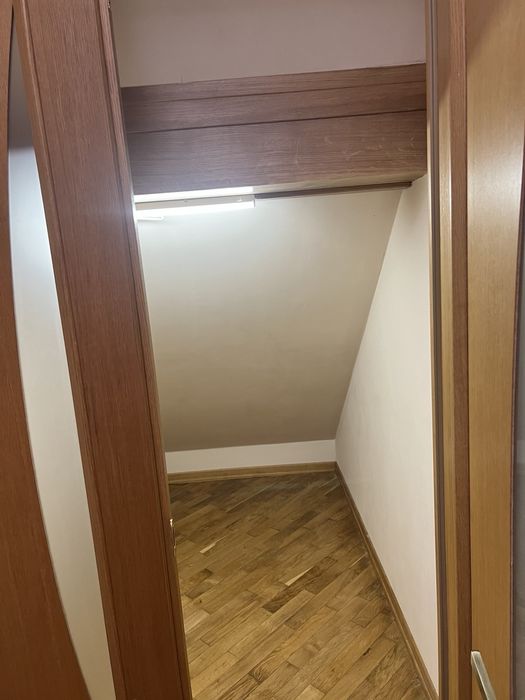 Здам в оренду комерційне приміщення по вул. Банковій в центрі міста.