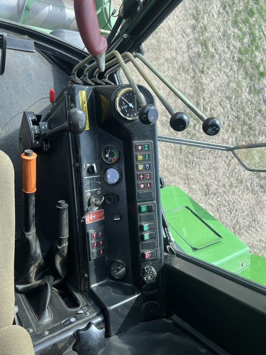 Свіжопривезений комбайн JOHN DEERE 1157 жатка Шумахер