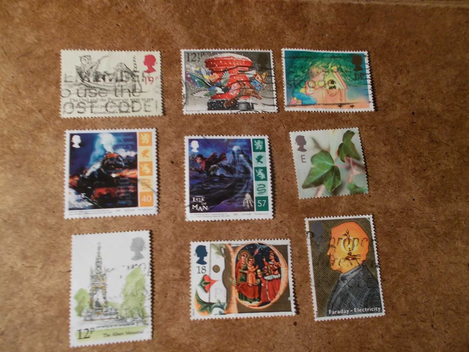 selos Inglaterra um deles com a rainha Isabel II