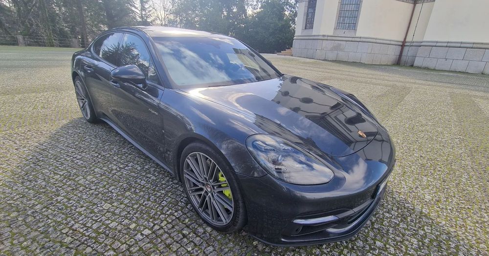 Porsche Panamera 4 E-Hybrid