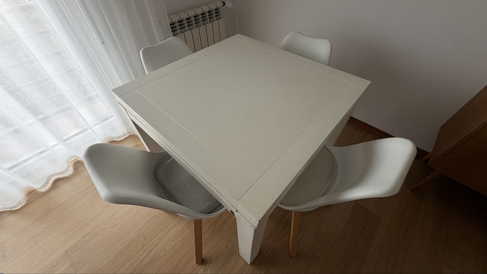Mesa de Jantar + Cadeiras