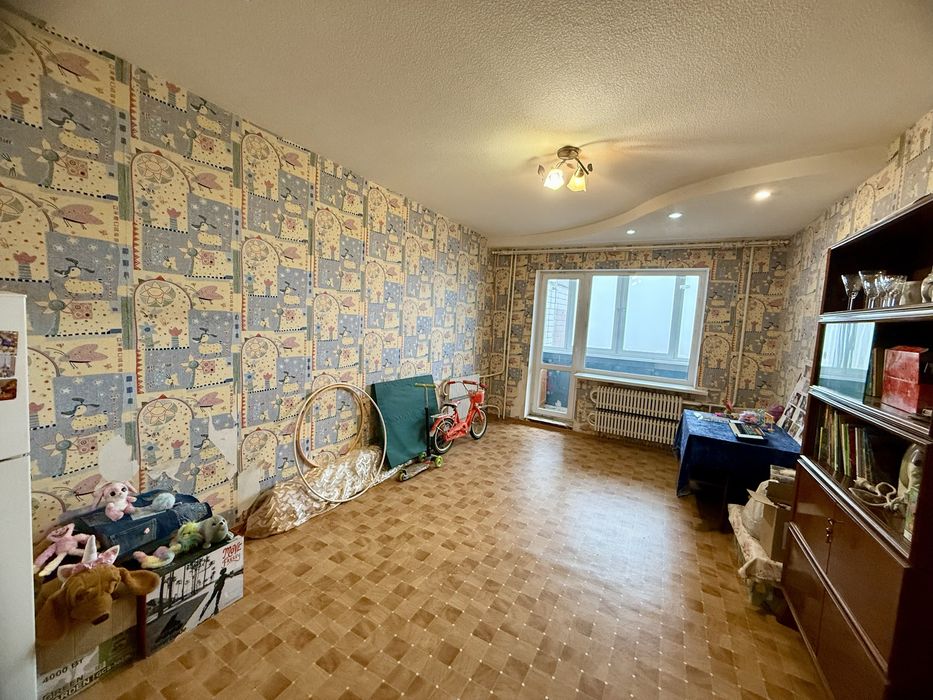 Продам 4х комнатную квартиру, л/б, 4 мкрн. А