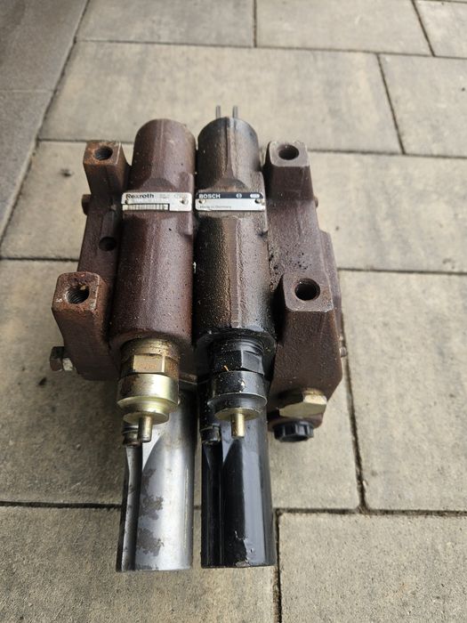 Rozdzielacz Bosch Rexroth (Case Newholland)