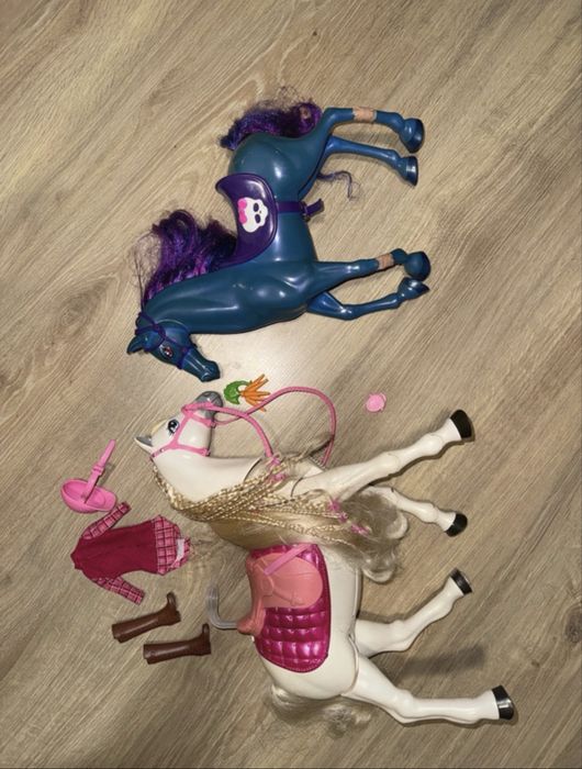 Koń Barbie oryginalny chodzący i monster high koń