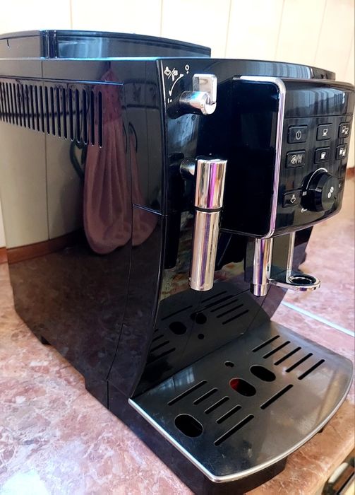 Кофемашина Delonghi