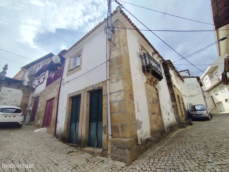 Edifício para Recuperação no Centro de Murça com Vista para a Icónica