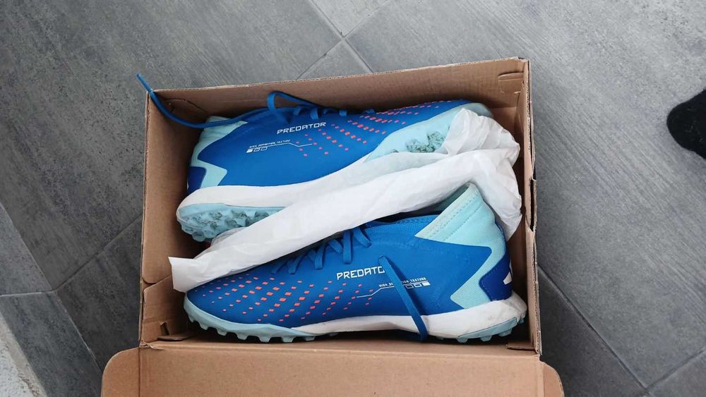 Футбольні буци PREDATOR Accuracy.3 Turf розмір 42 2/3