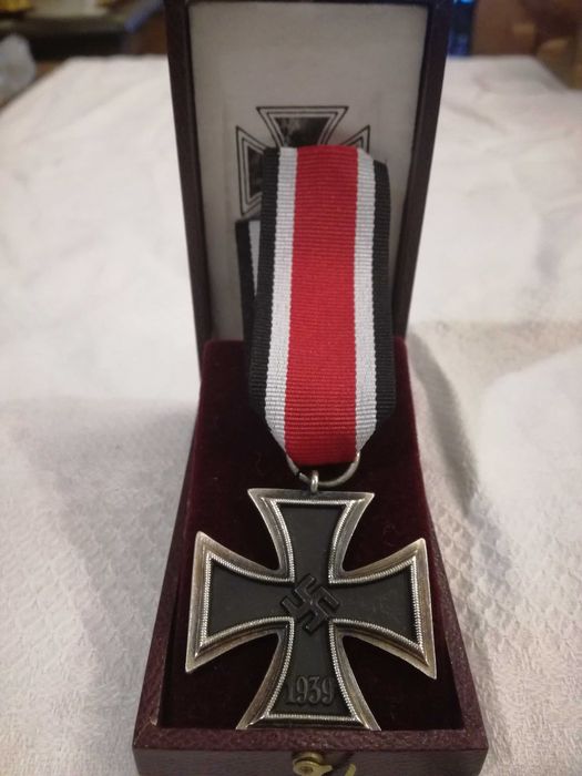 Czarny krzyż żelazny w etui Niemcy III Rzesza