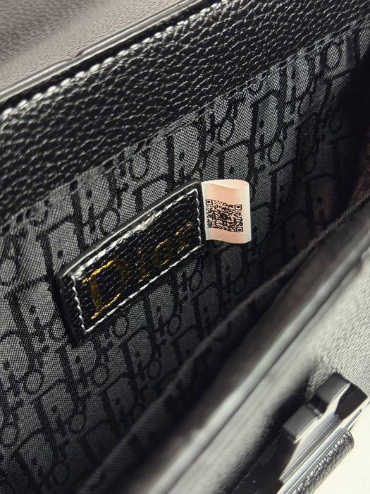 Сумка Christian Dior чорна, стильна та універсальна, в наявності