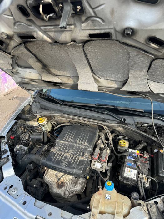 Автомобіль FIAT  Linea