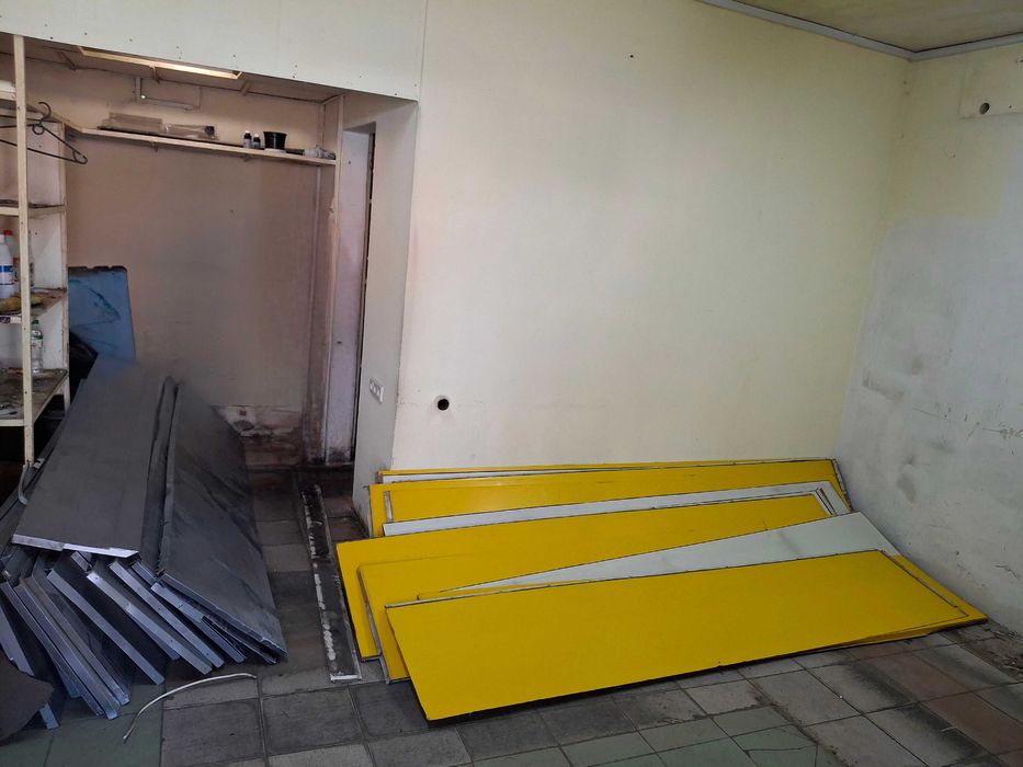 Аренда под кафе, магазин, круг 11 троллейбуса м. Вокзальная 8 мин.