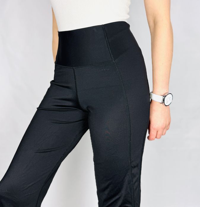 Czarne spodnie sportowe dzwony M 38