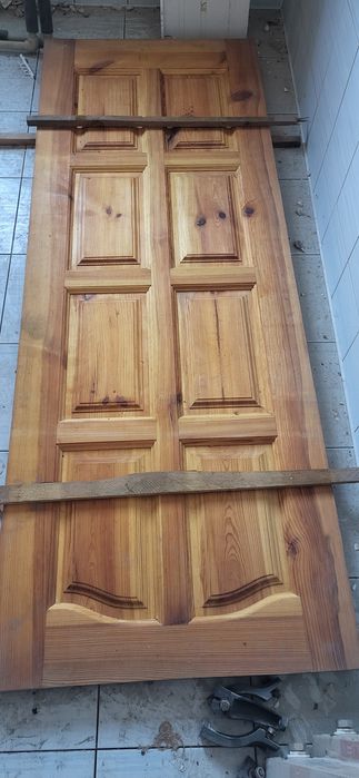 Двері з натуральної сухої деревини