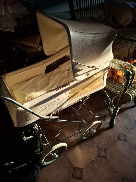 Stary wózek dla lalek lata 70-te