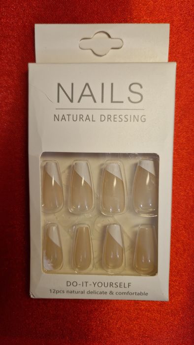 Tipsy sztuczne paznokcie